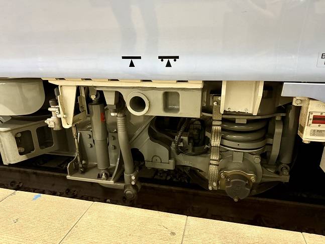 2세대 KTX-이음은 승차감 개선을 위해 서스펜션 등이 추가됐다./사진=백유진 기자 byj@