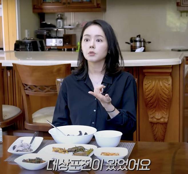 나이가 들며 면역력이 떨어지고 체력 회복이 어려워졌다는 한가인은 정기적으로 한 센터를 찾아 특별 관리를 받는 모습을 공개했다. 그가 받는 케어는 체내 산소 농도를 극대화해 수면의 질을 향상하고 피로를 회복하는 등 효과가 있다. [사진=한가인 유튜브 채널]