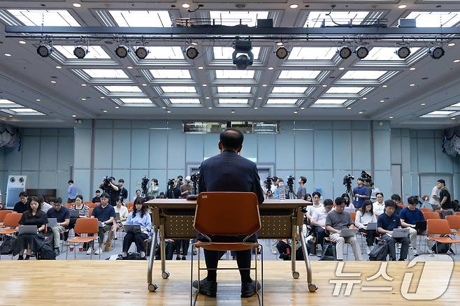 이재명 정부 첫 경제부총리 겸 기획재정부 장관 후보자로 지명된 구윤철 전 국무조정실장이 29일 서울 중구 예금보험공사에서 기자단 간담회를 하고 있다. 2025.6.29/뉴스1 ⓒ News1 이승배 기자