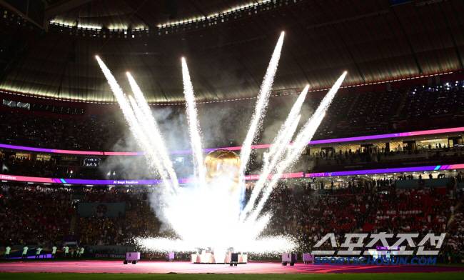 20일 카타르 알코르 알바이트 스타디움에서 카타르월드컵 개막식이 열렸다. 화려한 개막식 행사가 열리고 있는 알바이트 스타디움. 알코르(카타르)=송정헌 기자songs@sportschosun.com/2022.11.20