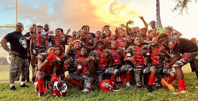 1.jpg 시간터널이 생겨버린 미식축구 청소년부 대회 근황 시간터널이 생겨버린 미식축구 청소년부 대회 .jpg