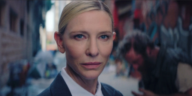 '오징어 게임' 시즌3 마지막에 참가자를 모집하는 '딱지맨'으로 깜짝 등장한 할리우드 배우 케이트 블란쳇. 넷플릭스 캡처