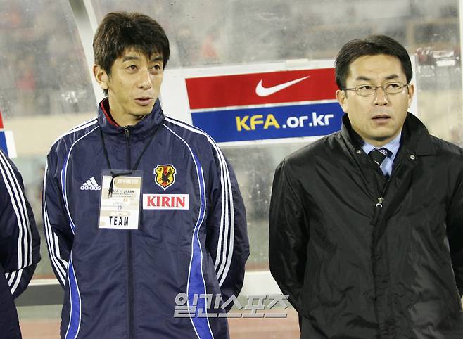지난 2006년 일본 올림픽 대표팀 시절 이하라 코치(왼쪽)의 모습. 사진=IS포토