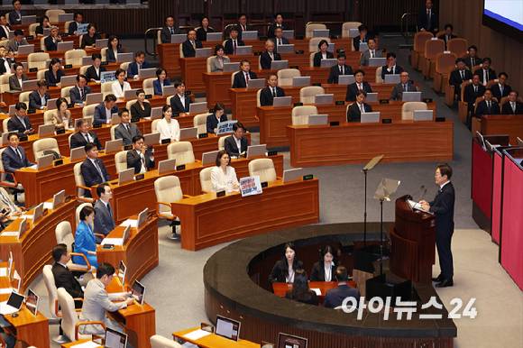 이재명 대통령이 26일 국회에서 열린 제426회국회(임시회) 제2차 본회의에서 2025년도 제2회 추가경정예산안에 대한 정부의 시정연설을 하고 있다. [사진=국회사진기자단]