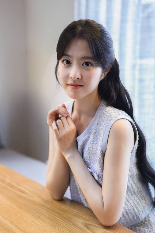 29일 종영한 tvN 토일 드라마 <미지의 서울>에서 일란성 쌍둥이 미지와 미래 1인2역을 맡은 배우 박보영. BH엔터테인먼트 제공