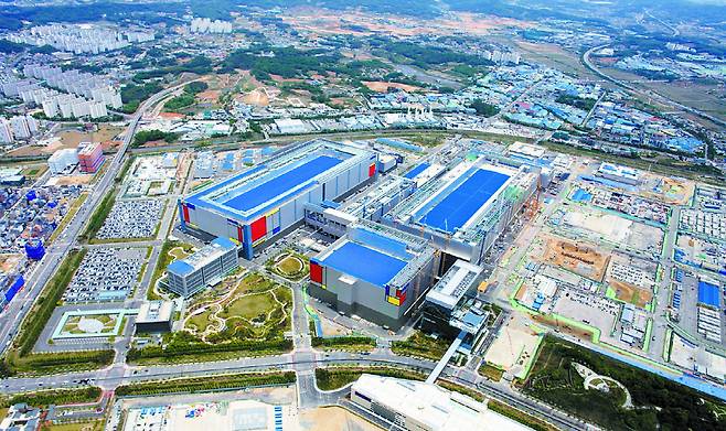 An aerial view of Samsung Electronics' chip complex in Pyeongtaek, Gyeonggi [SAMSUNG ELECTRONICS]