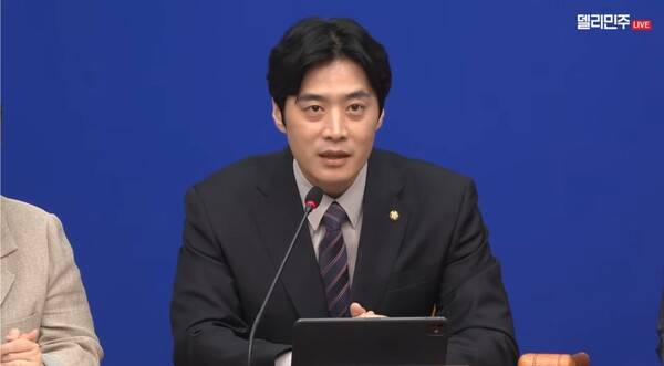 ▲한준호 더불어민주당 의원이 30일 최고위 회의에서 이진숙 방송통신위원장을 비판하고 있다. 사진=더불어민주당 영상 갈무리