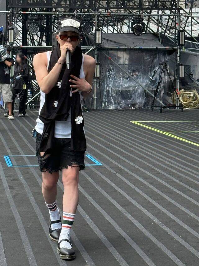 가수 지드래곤이 싸이의 '흠뻑쇼 2025' 리허설 현장사진을 공개했다. / 지드래곤 SNS 캡처