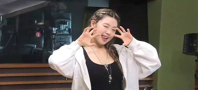 MBC FM4U ‘정오의 희망곡 김신영입니다’