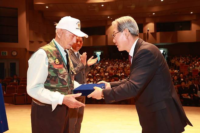 [의령=뉴시스]의령군, 6.25 참전 유공자·보훈대상자 위문금 신설 등 보훈 역점.(사진=의령군 제공) 2025.06.30.photo@newsis.com *재판매 및 DB 금지