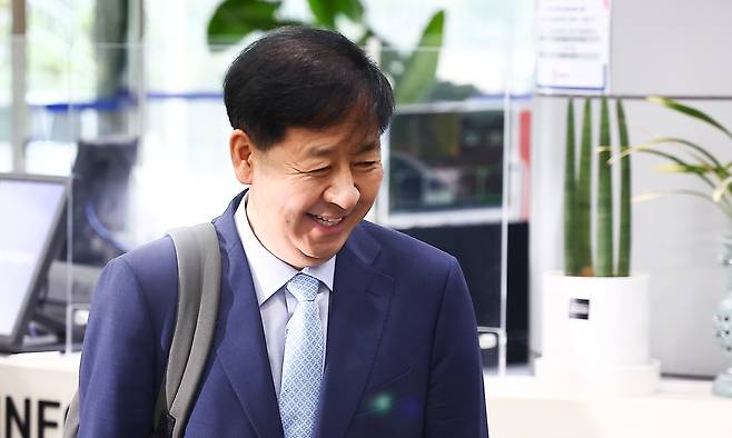 구윤철 경제부총리 겸 기획재정부 장관 후보자가 30일 서울 중구 예금보험공사에 마련된 후보자 사무실로 출근하고 있다. 뉴시스