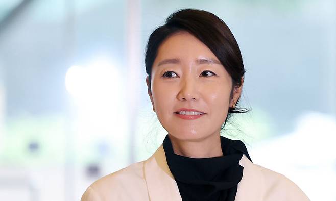 강선우 여성가족부 장관 후보자가 지난 26일 오후 서울 종로구 이마빌딩에 마련된 인사청문회 사무실로 출근하고 있다. 뉴스1