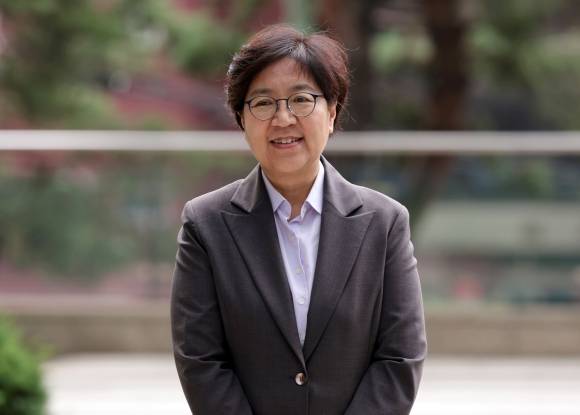 정은경 보건복지부 장관 후보자가 30일 서울 중구 남대문로에 마련된 인사청문회 준비 사무실로 출근하고 있다. 연합뉴스