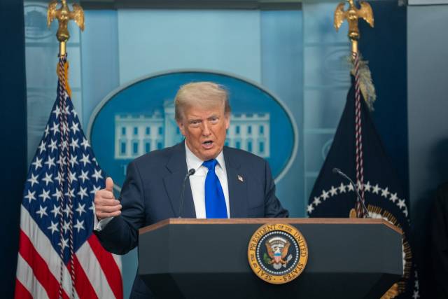 도널드 트럼프 미국 대통령이 27일 워싱턴DC 백악관에서 기자회견을 갖고 있다. 신화연합뉴스