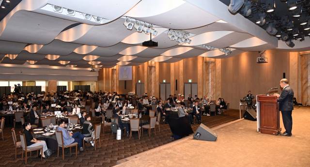 황우여 전 사회부총리 겸 교육부 장관이 27일 인천 연수구 송도센트럴파크호텔에서 열린 서울경제TV 미래전략포럼-인천에서 특별연설하고 있다. 조태형 기자 2025.06.27