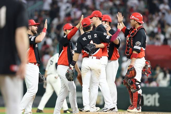 ▲ 6월 승률 1위를 차지하며 부상으로 인한 시즌 최대의 고비를 잘 이겨낸 KIA ⓒKIA타이거즈