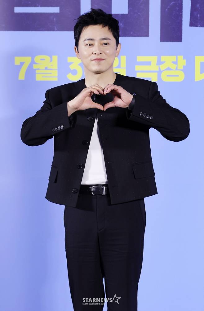 배우 조정석이 30일 서울 용산구 CGV 용산아이파크몰에서 진행된 영화 '좀비딸' (감독 필감성) 제작보고회에 참석해 포즈를 취하고 있다. /2025.06.30 /사진=김휘선 hwijpg@