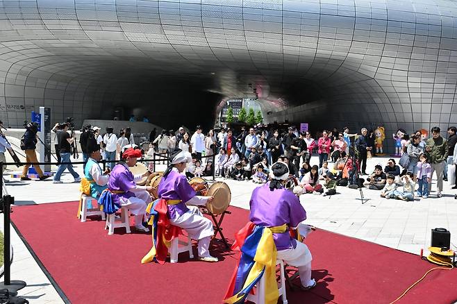 DDP 봄축제 공연 모습 [서울디자인재단 제공. 재판매 및 DB 금지]