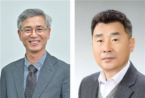 김진용 예결위 위원장과 김홍수 부위원장 [강릉시의회 제공. 재판매 및 DB 금지]