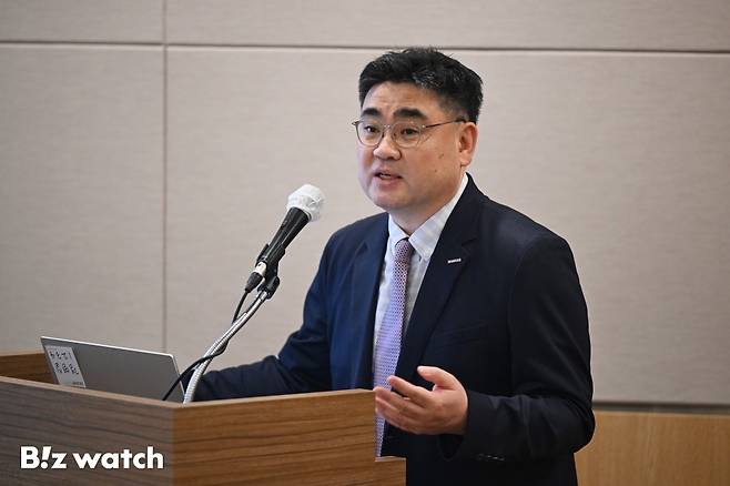 26일 서울 영등포구 여의도 FKI타워에서 열린 2025 비즈워치 세미나 '이재명 정부 출범, 자본시장의 미래는'에 참석한 진성훈 코스닥 협회 그룹장이 강연을 하고 있다./사진=이명근 기자 qwe123@