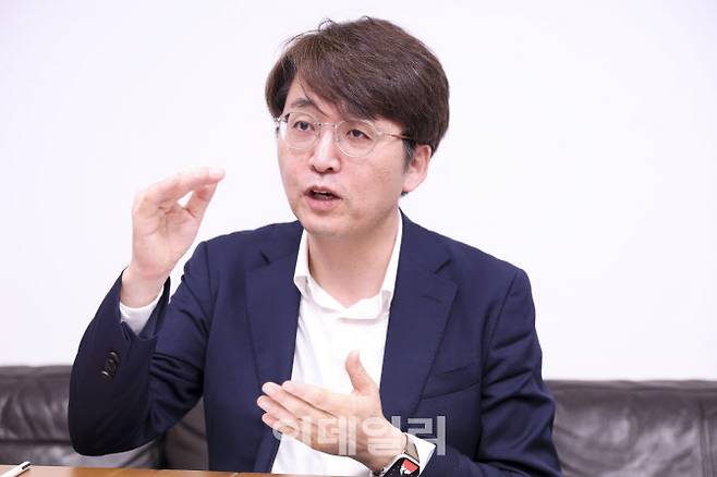 안영환 숙명여대 기후환경에너지학과 교수가 30일 이데일리와 인터뷰를 하고 있다. (사진=이영훈 기자)