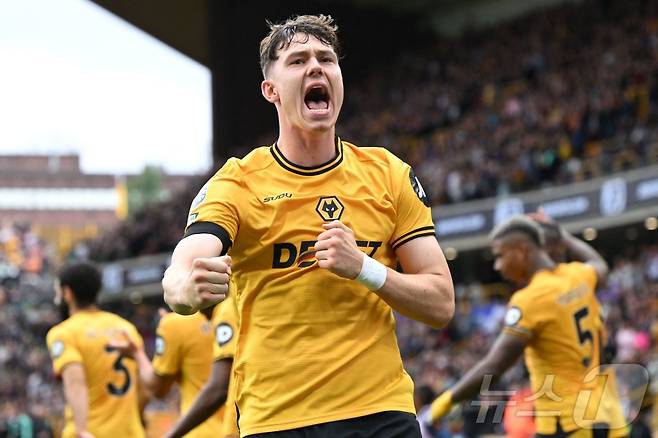 '임대생' 요르겐 스트란드 라르센이 울버햄튼으로 완전 이적했다. ⓒ AFP=뉴스1