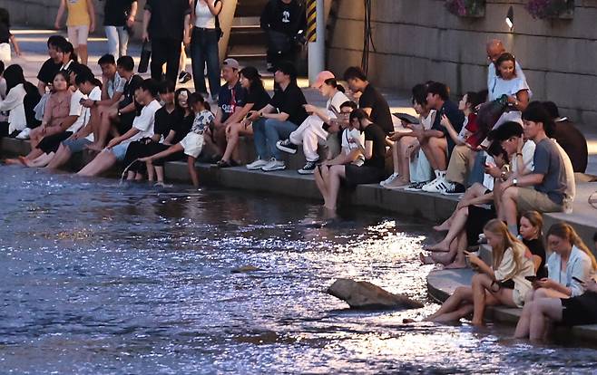 20일 전국 대부분 지역에서 올해 첫 열대야가 관측됐다.  /뉴스1