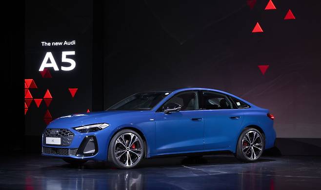 아우디코리아가 1일 서울 여의도 한 호텔에서 프리미엄 중형 세단 '더 뉴 아우디 A5'를 공개하고 공식 판매를 시작했다./아우디코리아 제공