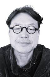 정승윤 천안 인문학서점 '가문비나무아래' 대표