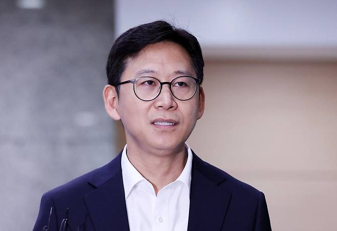 배경훈 과학기술정보통신부 장관 후보자가 24일 오전 서울 종로구 광화문우체국에 마련된 인사청문회 준비 사무실로 출근해 취재진의 질문에 답하고 있다. 2025.6.24. 뉴스1