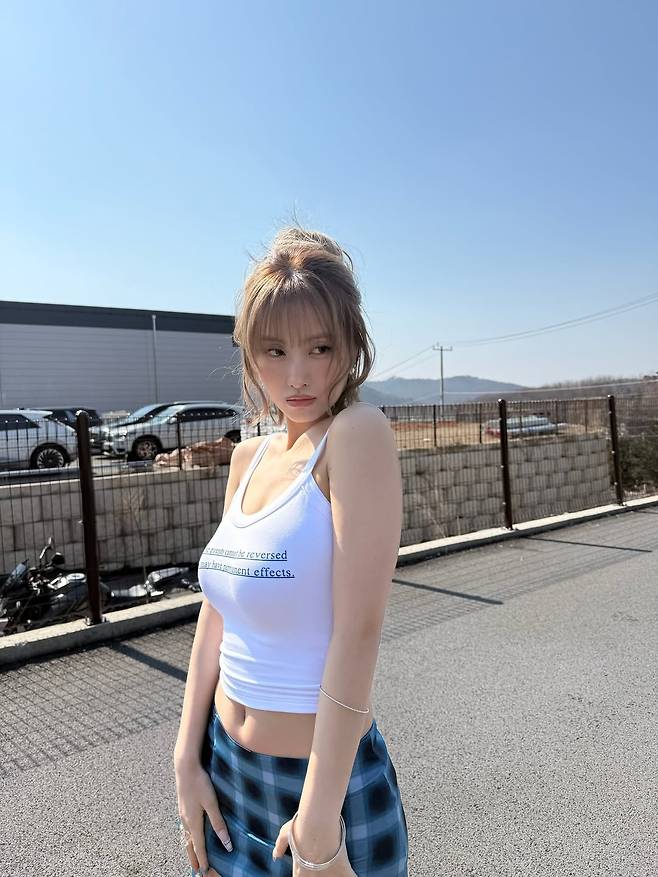 504353606_18017123849742651_8784302139773048363_n.jpg 모모 인스타 업뎃