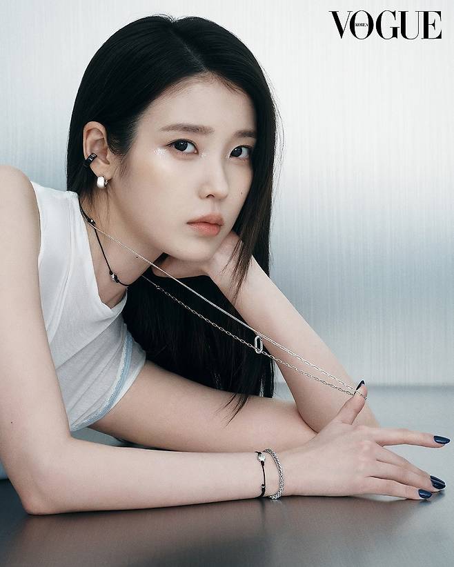 보그 코리아 아이유 제이에스티나 화보