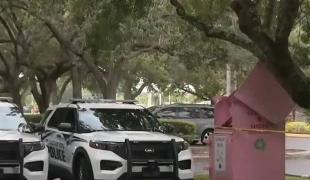 여성 노숙자가 갇혀 숨진 헌옷 수거함. 뉴욕포스트 캡처