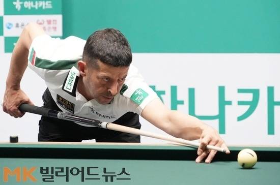 개막전 우승자 초클루가 1일 열린 하나카드PBA챔피언십 128강전에서 승부치기 끝에 차경회에게 패해 탈락했다. 개막전 우승 후 딱 8일만이다.