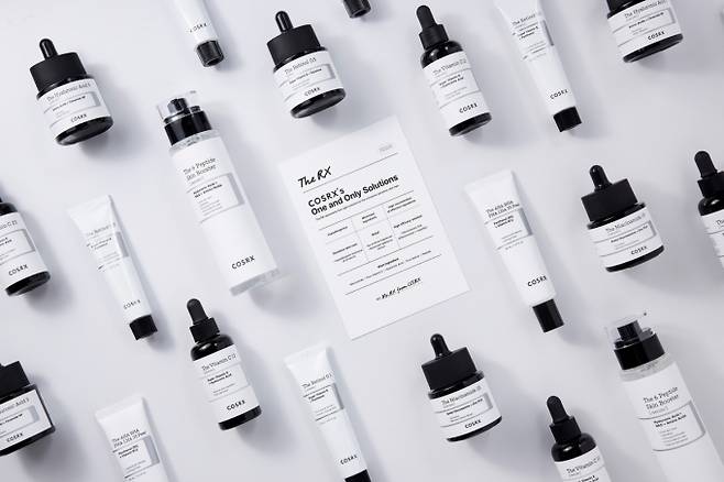 아모레퍼시픽이 실적부스터로 인수한 코스알엑스가 올해 상반기 매출과 영업이익이 줄었지만 이는 수익성 강화와 브랜드 가치 제고를 위한 체질 개선 작업 때문인 것으로 풀이된다. 올해 하반기에는 신제품 출시, 고가 라인 집중 육성, 마케팅 강화 등으로 실적이 반등할 전망이다. /사진=코스알엑스