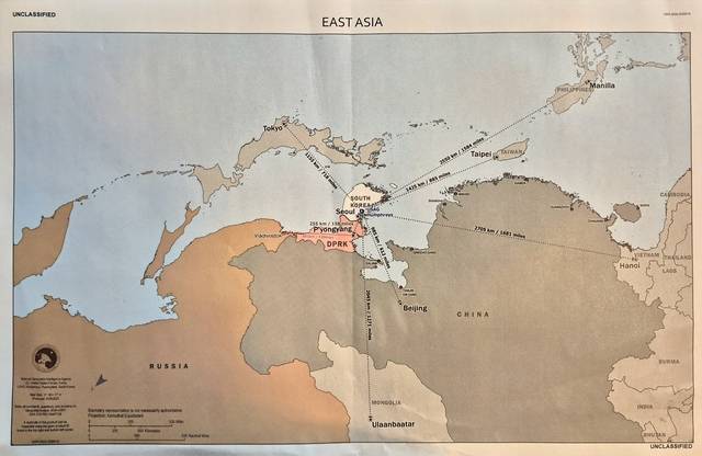 180도 뒤집힌 한반도 지도  : 주주.미군이 최근 외부 안보 전문가들에게 ‘주한미군 전략적 유연성’을 설명하기 위해 활용한 한반도 및 동아시아 지도. 남북이 뒤집힌 지도에선 대만과 필리핀이 오른쪽 위에 위치해 훨씬 눈에 잘 띈다. 한미동맹재단 제공
