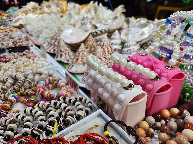 즈엉동 시장의 진주