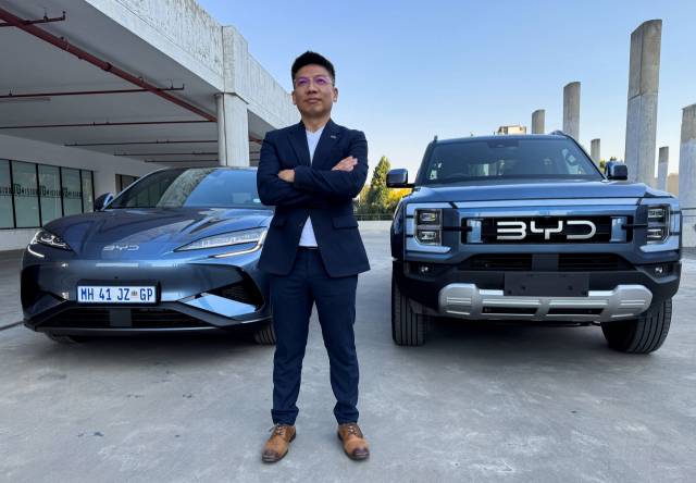 스티브 창 비야디(BYD) 남아프리카 총괄 매니저가 지난달 4일 남아프리카 산튼에서 자사 차량을 소개하고 있다. 로이터연합뉴스