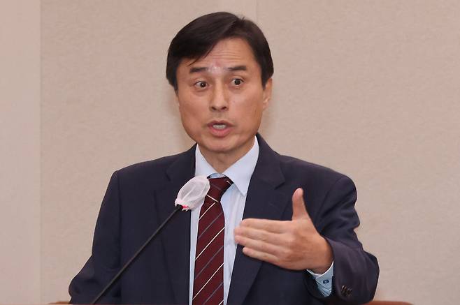 내란 특검에 임명된 조은석 당시 감사위원이 2023년 10월26일 국회 법제사법위원회 국정감사에서 답변하고 있다. ⓒ연합뉴스