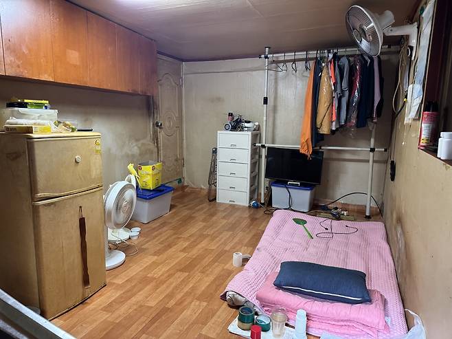 이태선 씨가 사는 동자동 쪽방 [촬영 장보인]