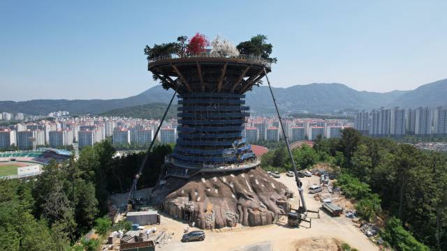 경남 창원시 도심 한복판에 위치한 대상공원 내 조성되는 빅트리 공사 현장. 창원시 제공