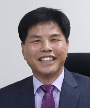 이상일 수필가·경영학박사