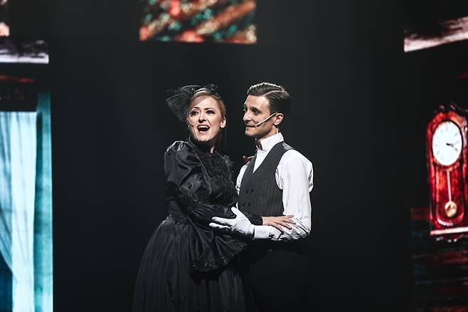 제19회 DIMF 개막작 '테슬라' 공연 모습. <DIMF 제공>