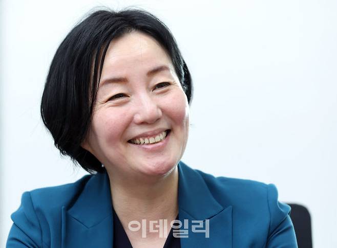 [이데일리 노진환 기자] 제윤경 국회의장 민생특별보좌관이 2일 서울 여의도 국회에서 이데일리와 인터뷰를 하고 있다.