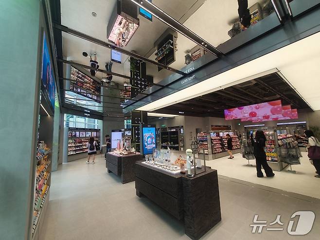 CJ올리브영이 2일 강남 최대 규모의 ‘센트럴 강남 타운’을 오픈했다. 2025.7.2/뉴스1 ⓒ News1 김명신 기자