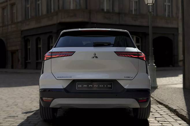 미쓰비시 그랜디스