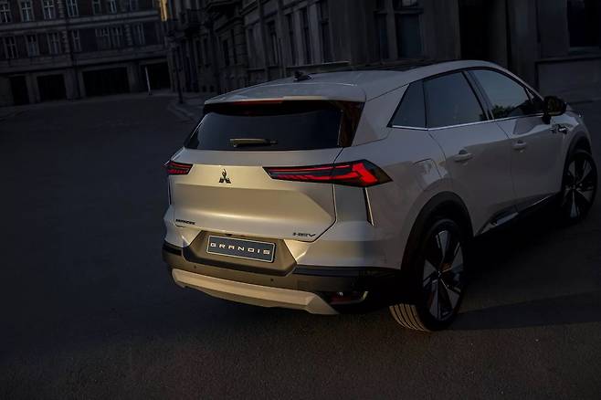 미쓰비시 그랜디스