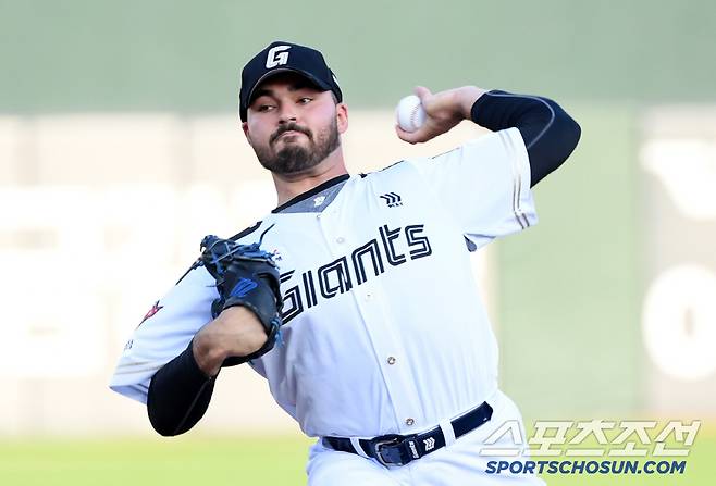 2일 부산 사직구장에서 열린 롯데 자이언츠와 LG 트윈스의 경기. 롯데 감보아가 역투하고 있다. 부산=박재만 기자 pjm@sportschosun.com/2025.07.02/
