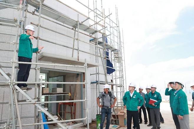오태완 의령군수,한우산 생태숲 별천지마을 조성지를 방문.의령군 제공