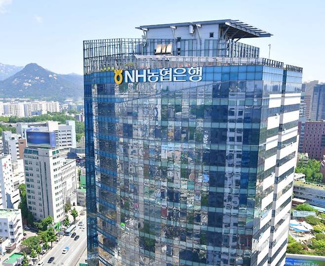 농협금융과 우리금융 등 국내 주요 금융사들이&nbsp; 본연의 금융업 외에 증권, 투자부문까지 사업영역 확장에 나서고 있다.